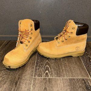Timberland Women's Boots Size 7m 6 Inch Premium Waterproof Chukka EUC